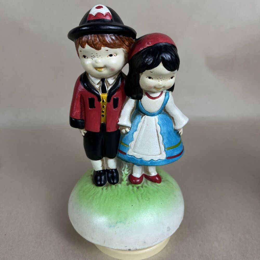 VTG SANKYO JAPAN Rotating Porcelain BOY & GIRL Music Box‎ Arrivederci Roma GUC
